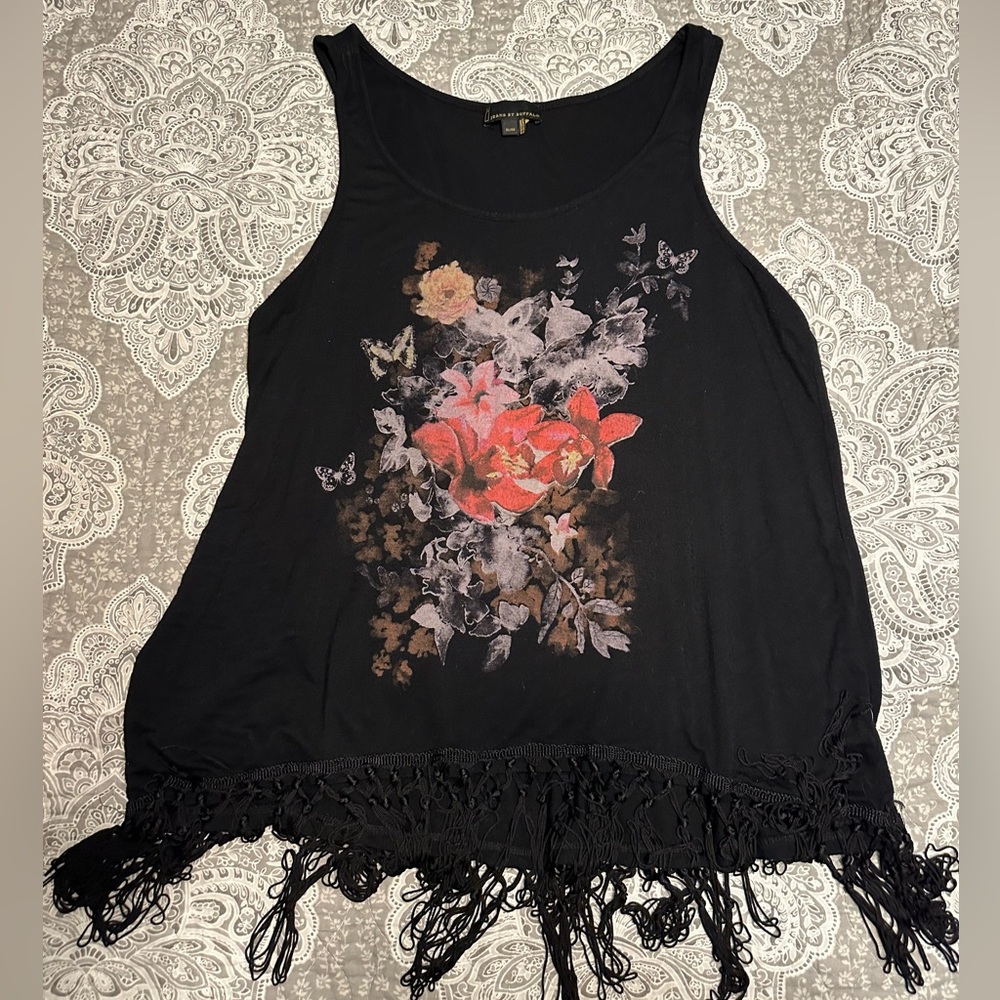 Buffalo tank with fringe